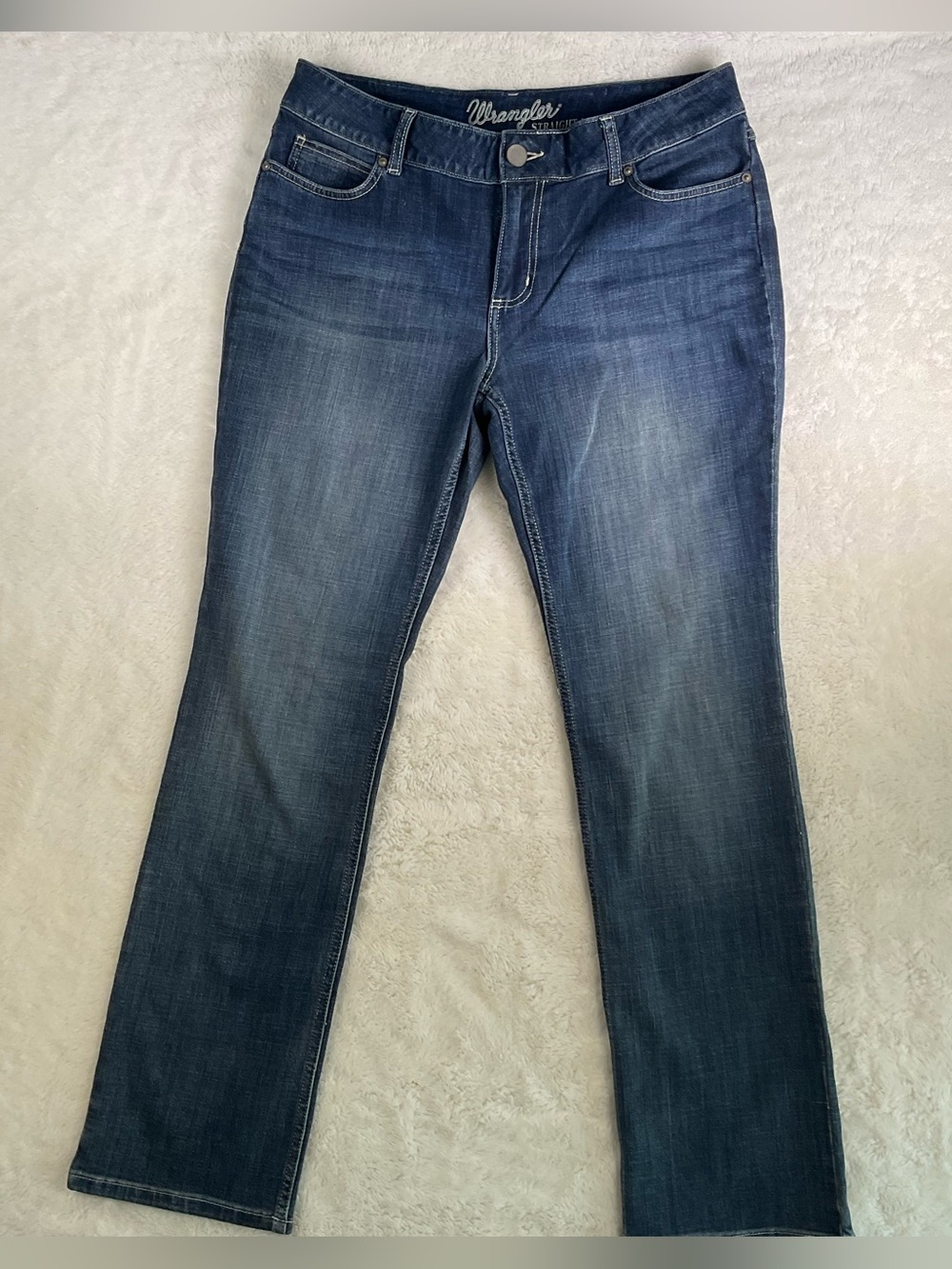 Wrangler Women's Straight Leg Jeans in Dark Blue Wash size 13